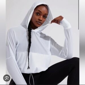 BuffBunny Escandala Pullover